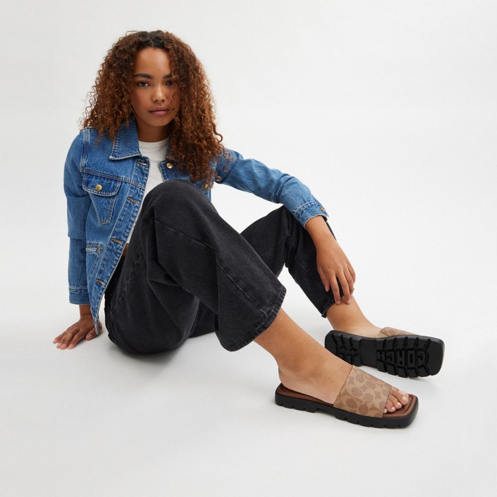 Khaki / Dark Women Coach Florence In Signature Sandals | MY_CH10997